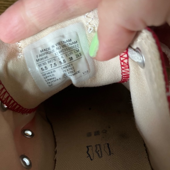 Red Converse, 7.5 W - Picture 3 of 3